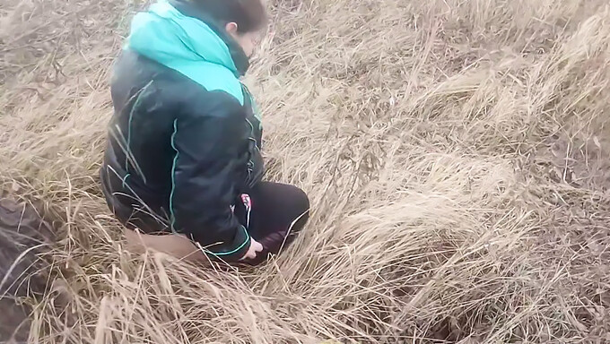 Ukrainian Teen'S Outdoor Solo Piss Play