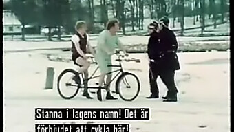 Danski Vintage Porno Film Iz Leta 1970, Ki Prikazuje Retro Trojček