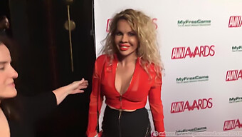 Avn Awards 2018: Emmy Demure, Alexa Nova และอื่นๆ บนพรมแดง