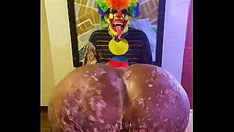 Victoria Cakes Darilo Za Rojstni Dan Gibby The Clown Vključuje Strasten Blowjob In Intenziven Analni Seks