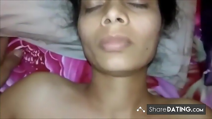 Amateur Bhabhi Wird Hart Von Ihrem Ehemann In Pov Gefickt