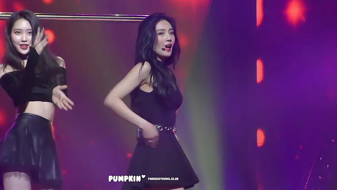 Nikmati Dunia Sensual Red Velvet Joy.