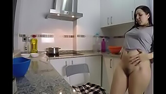 Jesús Sanchez Y Pamela Sánchez En Un Encuentro Caliente En La Cocina